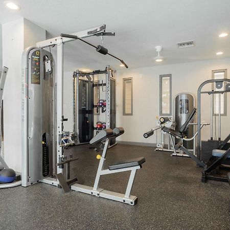 Upstay - Condo With Pool Gym Games And Bbq オースティン エクステリア 写真